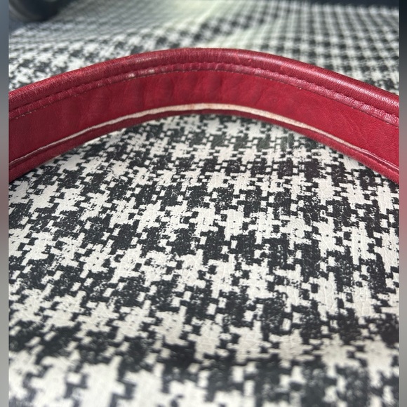 Vintage Coach Ergo Hobo in Cherry Red, Authentic Leather - Picture 10 of 11